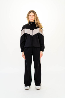 Костюм жіночий